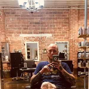 Meet your Posher, Christopher